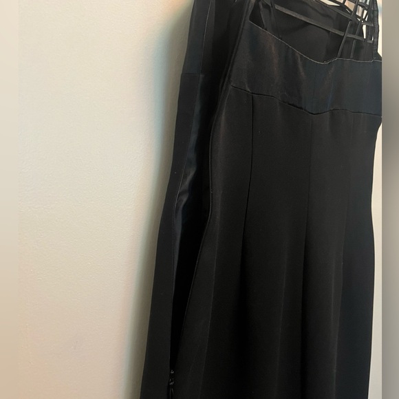 Elegant Long black evening gown size small - Picture 3 of 8